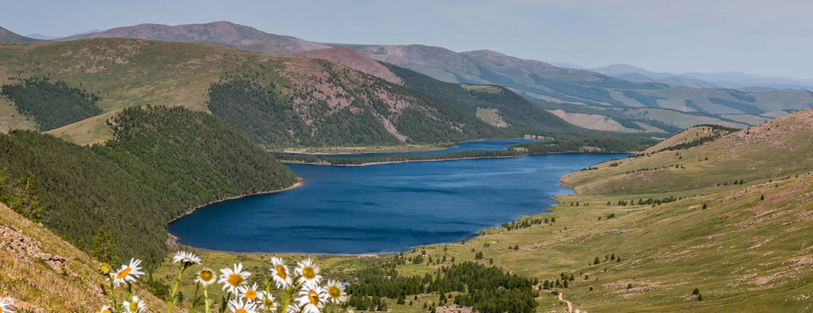 Хүйсийн найман нуур